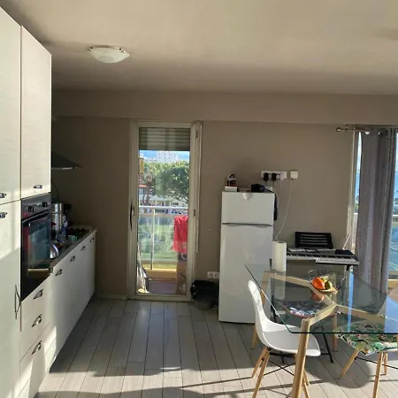 Appartement Lovely 2-Bed Apartment With Sea View *